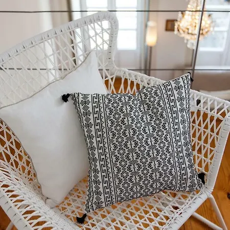 Dream Chiado And Free Pick Up By Timecooler Apartment