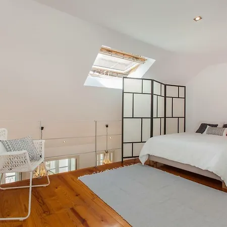 Dream Chiado And Free Pick Up By Timecooler Apartment *